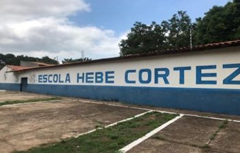 Prédio da escola continua com o nome da instituição (foto: Sebastião Rocha)