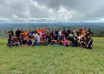 Cerca de 60 jovens, adultos e adolescentes  participaram de trilha promovida por Comunidade Shalom em Axixá/TO (Crédito: Gabriel Cruz)