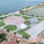 A imagem mostra uma vista aérea da área Beira-Rio em Imperatriz.