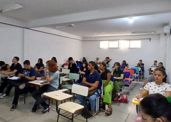 Preparando mentes para o futuro! As aulas do cursinho social são o impulso que muitos estudantes precisam.