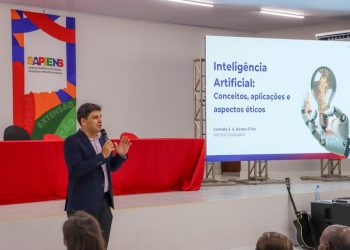 Cientista discute sobre os impactos da inteligêncial artificial na educação (Créditos: Assessoria da Uemasul)