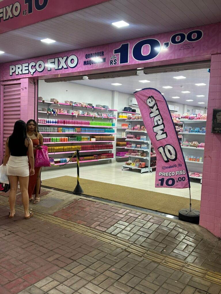 Fachada de loja de maquiagem com preço único de R$10 no Calçadão de Imperatriz.

Foto: Mariana oliveira