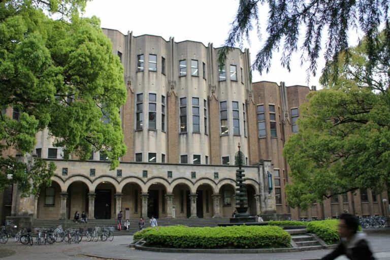 A Escola Técnica no Japão oferece cursos em diversas áreas da engenharia e ciências tecnológicas, com alto nível de excelência.