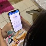 Para acompanhar as atualizações do programa Pé-de-Meia, os estudantes utilizam o aplicativo Jornada do Estudante