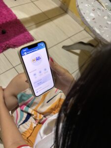 Para acompanhar as atualizações do programa Pé-de-Meia, os estudantes utilizam o aplicativo Jornada do Estudante