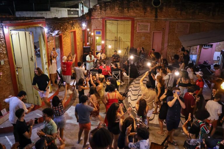 O bar tinha sido inaugurado há menos de um mês no início das invasões (Foto: Ludmilla Barroso)