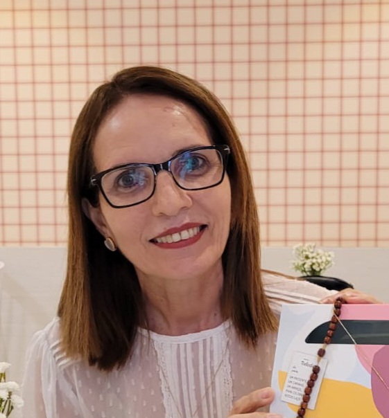 A literatura e poesia dos cordéis inspirou Edna Ventura em sua trajetória.